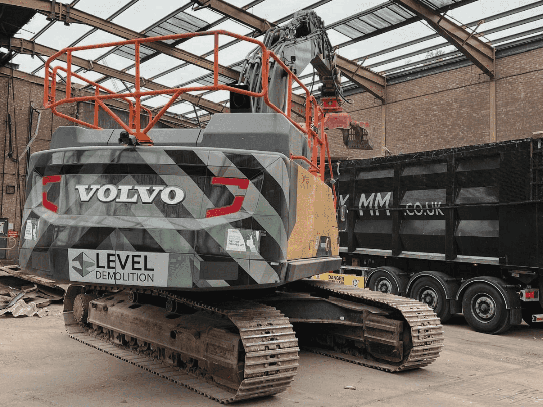 Level Demolition Digger